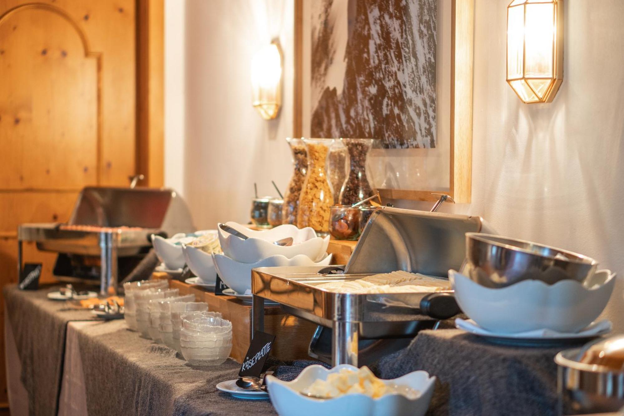 Studio Im Hotel Des Alpes Флимс Екстериор снимка